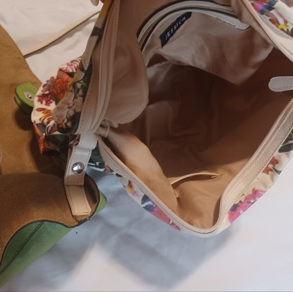 4/$80 Large Green Tote Bag With Removable Floral Insert - Picture 11 of 11